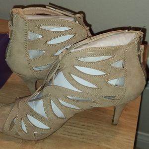 Christian Siriano tan heels - size 11